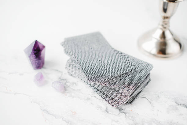 O Louco no Tarot: Desvendando os Mistérios da Carta Mais Enigmática