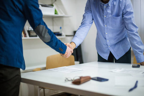 Desvendando os Mitos da Terceirização: Por que tantas empresas estão adotando essa prática?